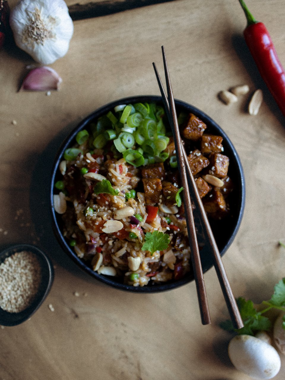 Gebakken rijst met tempeh en sesam Camperkeuken.nl