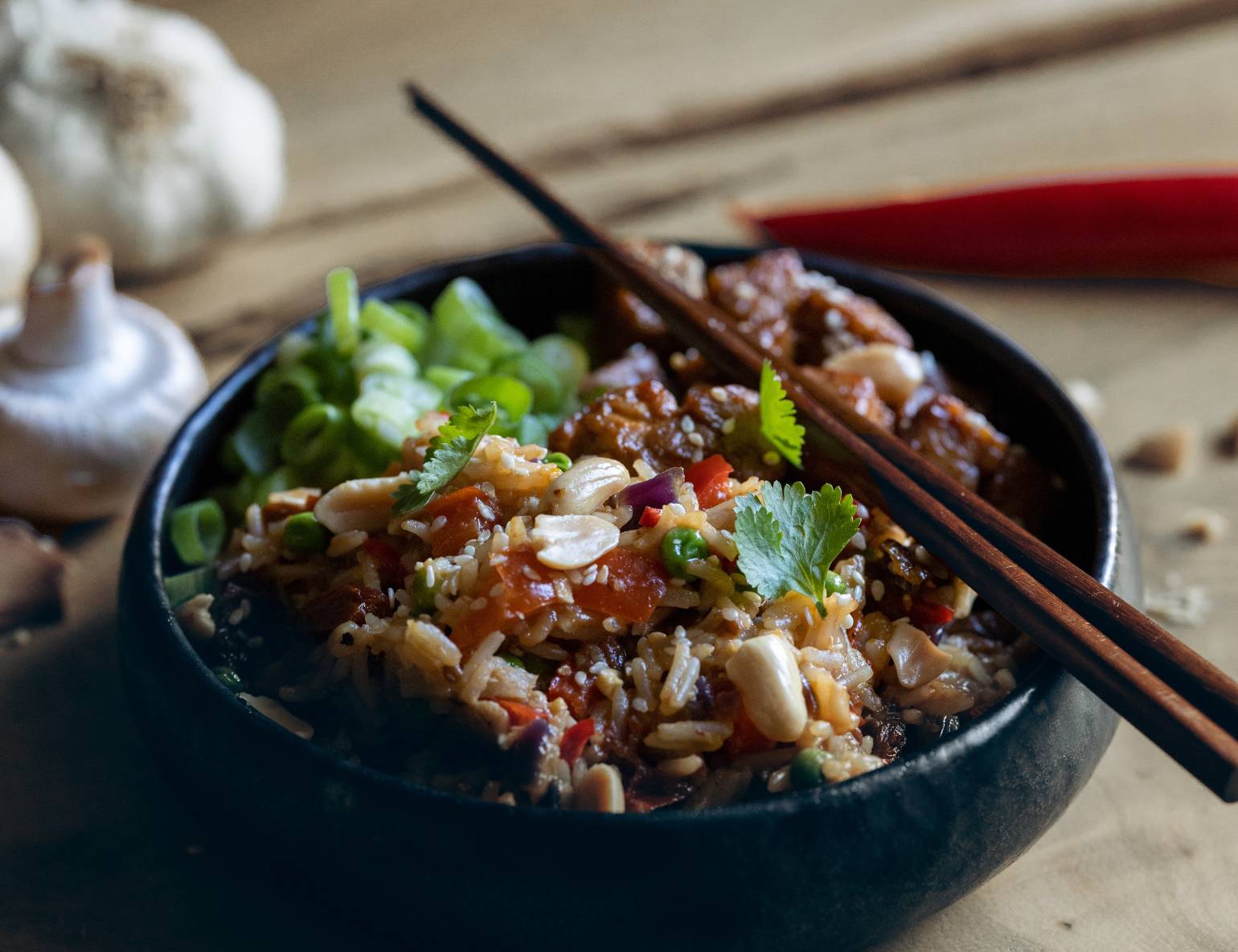Gebakken rijst met tempeh en sesam Camperkeuken.nl