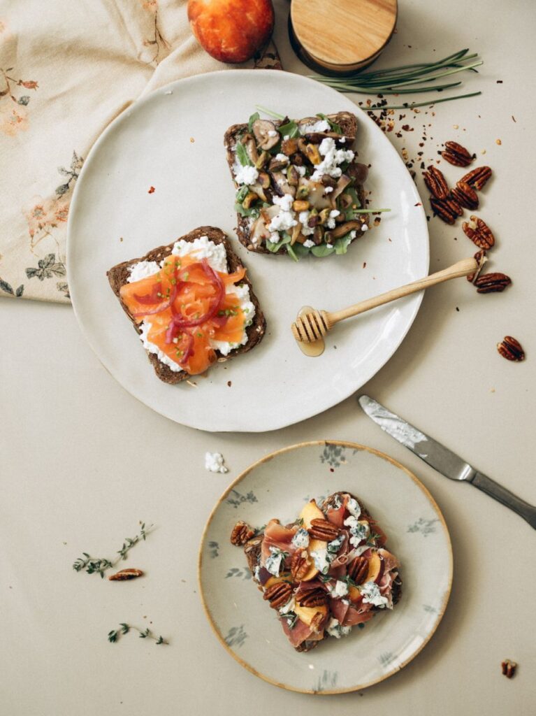 Smørrebrød met verschillende toppings