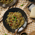 Spaghetti pesto met aubergine, paprika en courgette